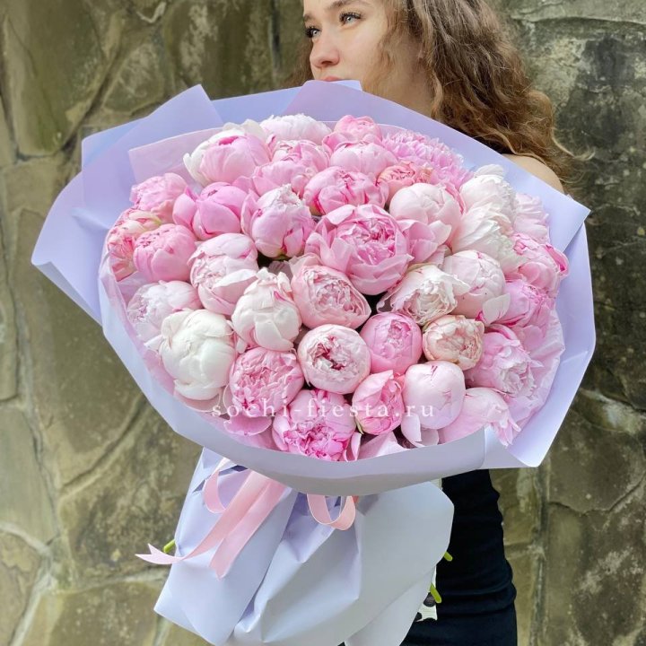 39 нежных пионов в Дзержинске