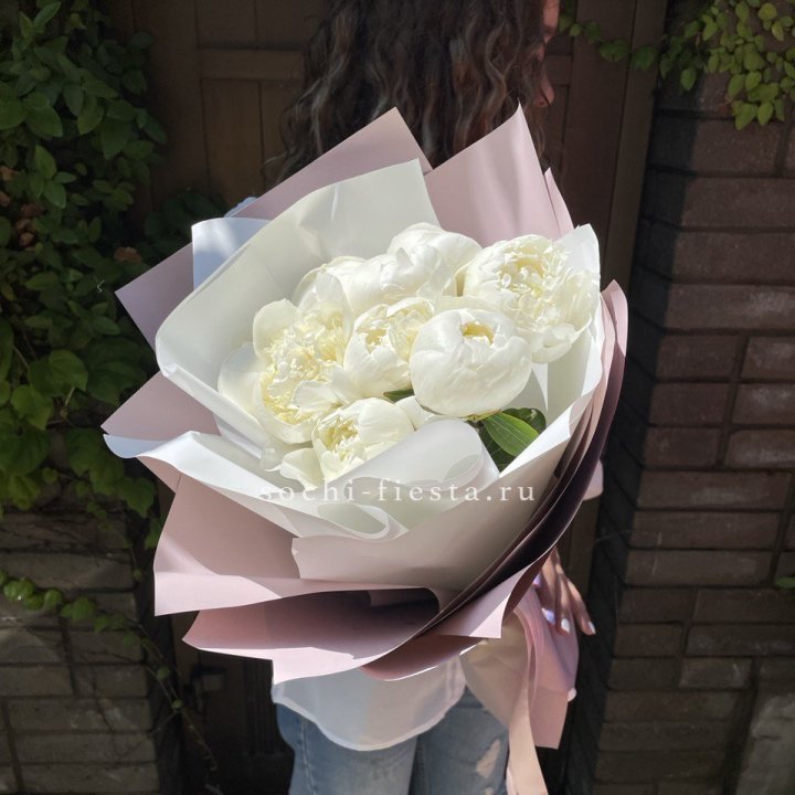 9 белоснежных пионов в Дзержинске