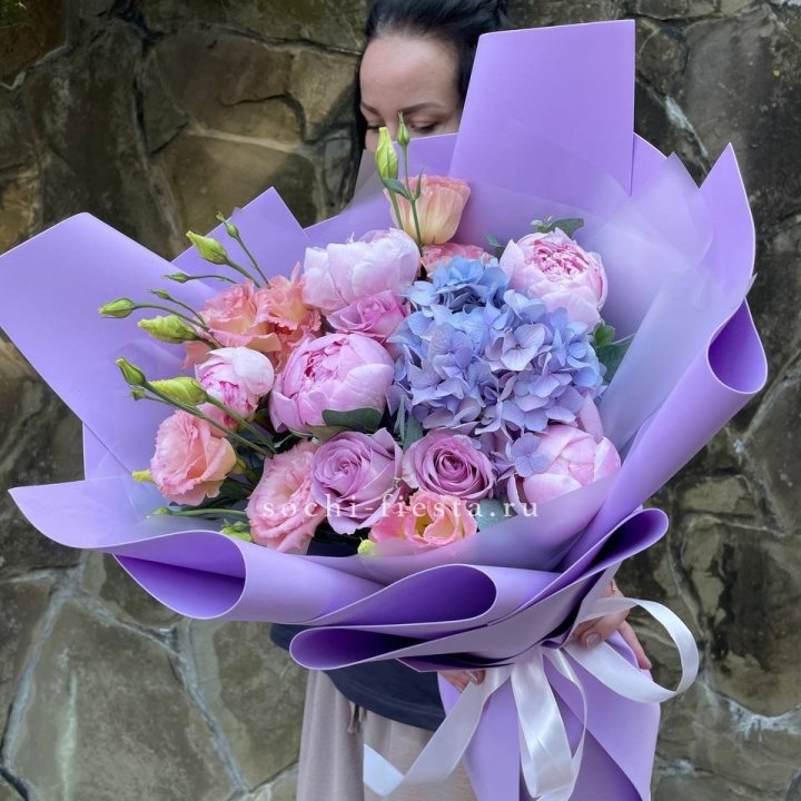 Букет с пионами "Блю логан" в Дзержинске