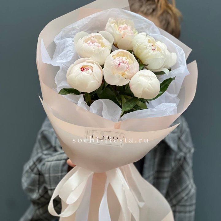 Букет белых пионов в Дзержинске