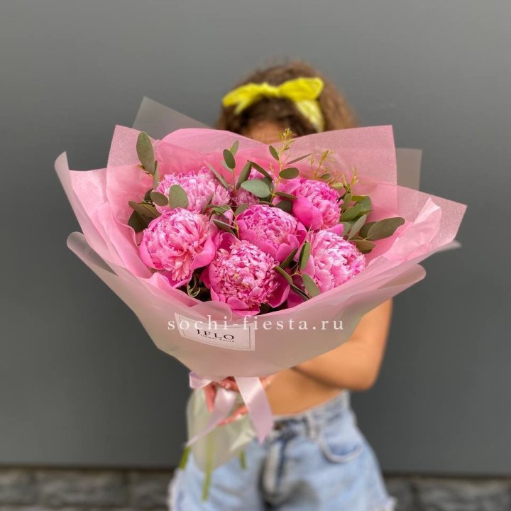 7 ярких пионов в оформлении в Дзержинске