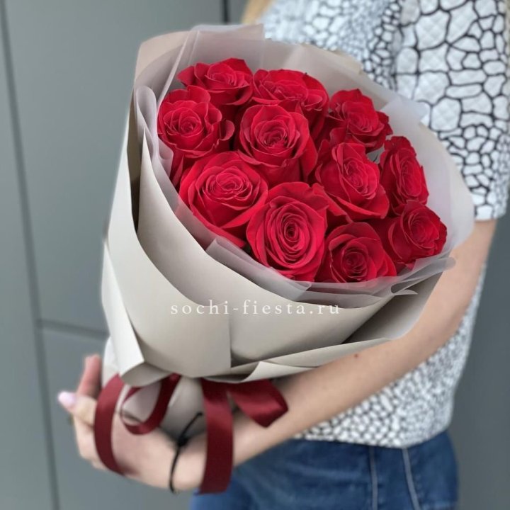 Букет красных роз "Рози" в Дзержинске