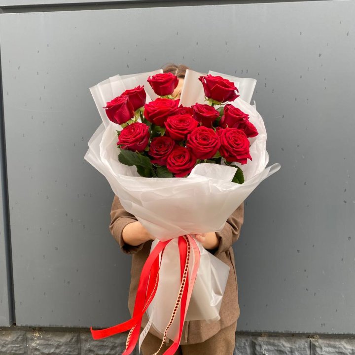 15 высоких роз  в Дзержинске