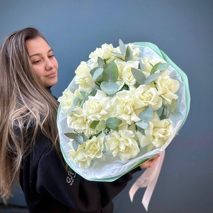 15 Белых французских роз "Ноте бьянка" в Дзержинске