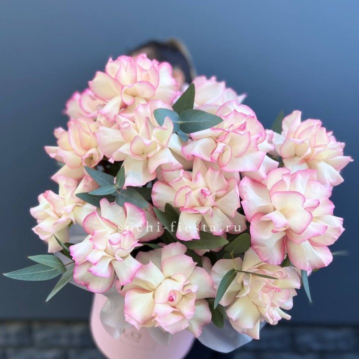 15 Французских роз Джумилия в боксе в Дзержинске