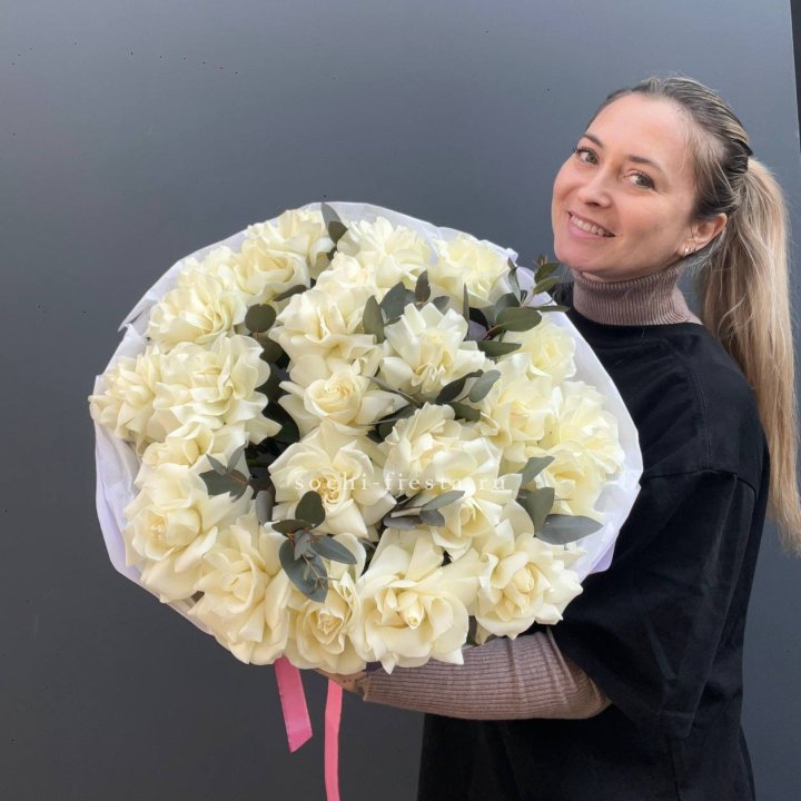 25 Белых французских роз Вайт найс в Дзержинске