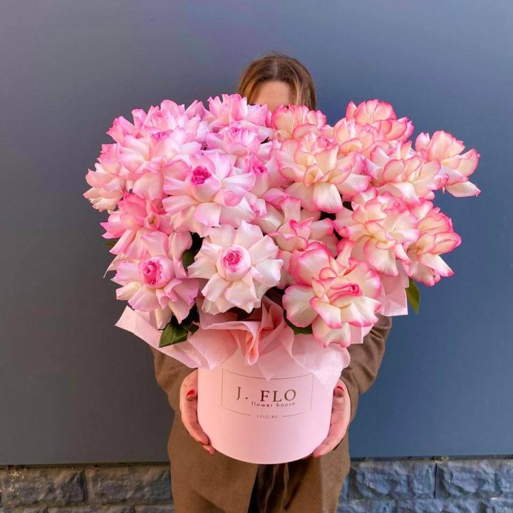 25 Французских роз микс в боксе в Дзержинске