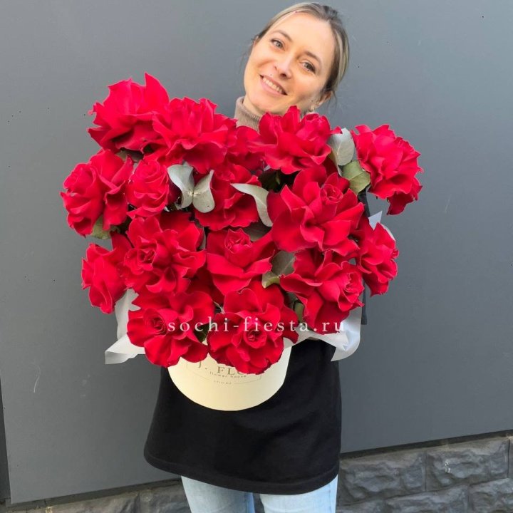 17 Французских роз в боксе в Дзержинске