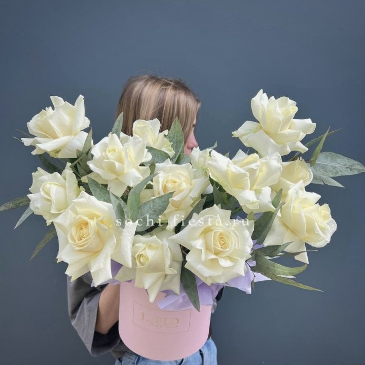 15 Французских роз в боксе в Дзержинске