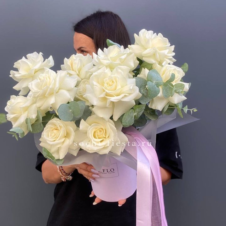 11 Французских белых роз в боксе в Дзержинске