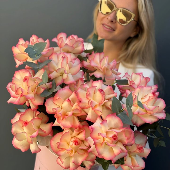 15 французских  роз Джумилия в боксе в Дзержинске