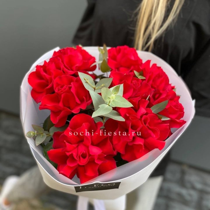 9 Красных французских роз в Дзержинске