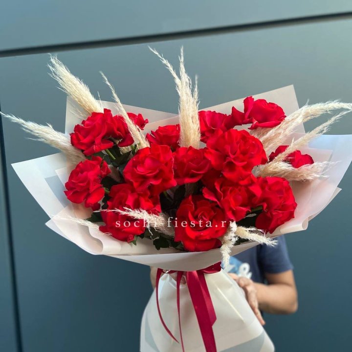 15 Красных французских розы в Дзержинске