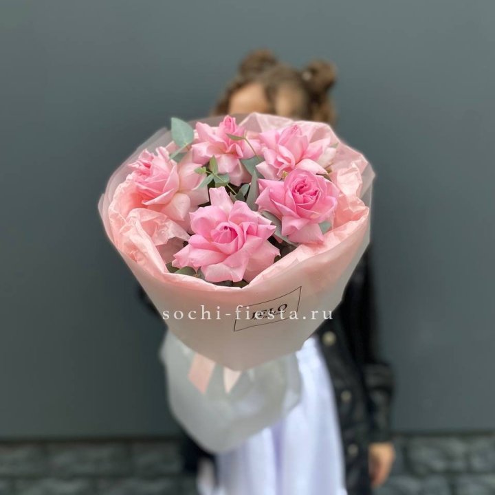 5 французских розовых роз  в Дзержинске