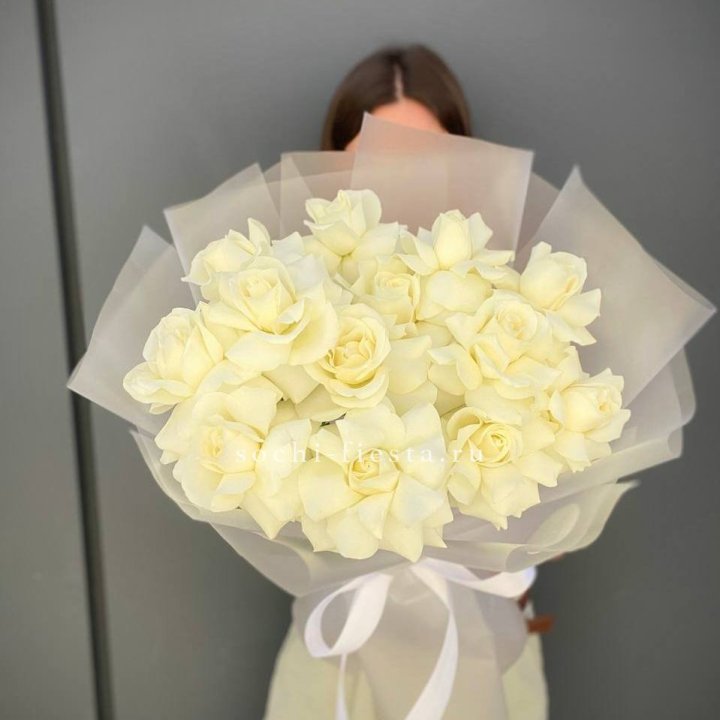 13 белых роз в Дзержинске