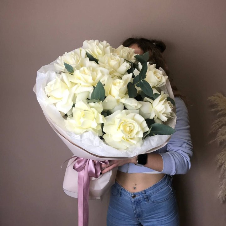 11 Белых французских роз "Вайт найс" в Дзержинске