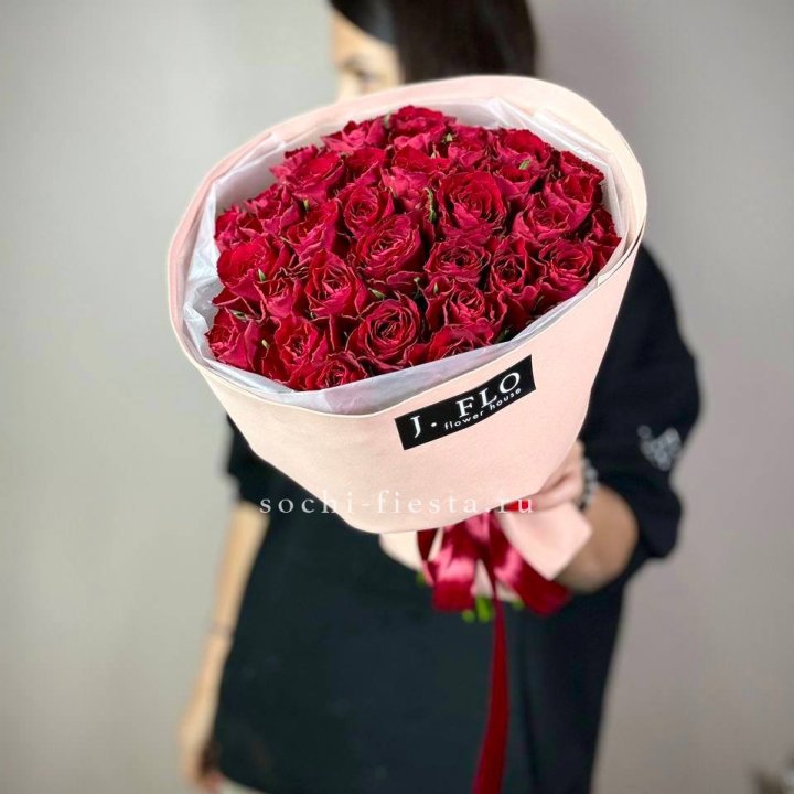 35 кенийских роз в Дзержинске