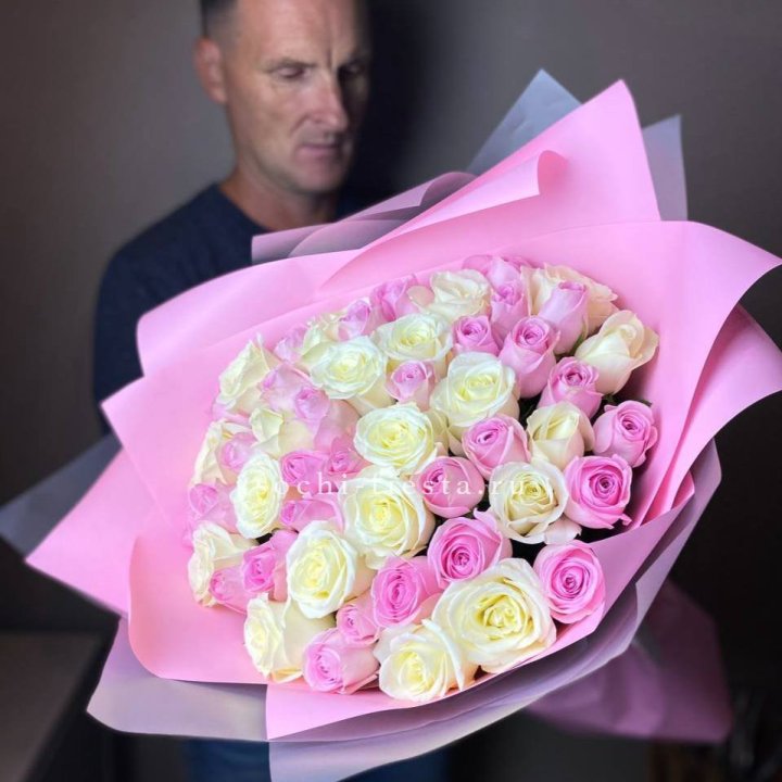 51 белых и розовых роз в Дзержинске