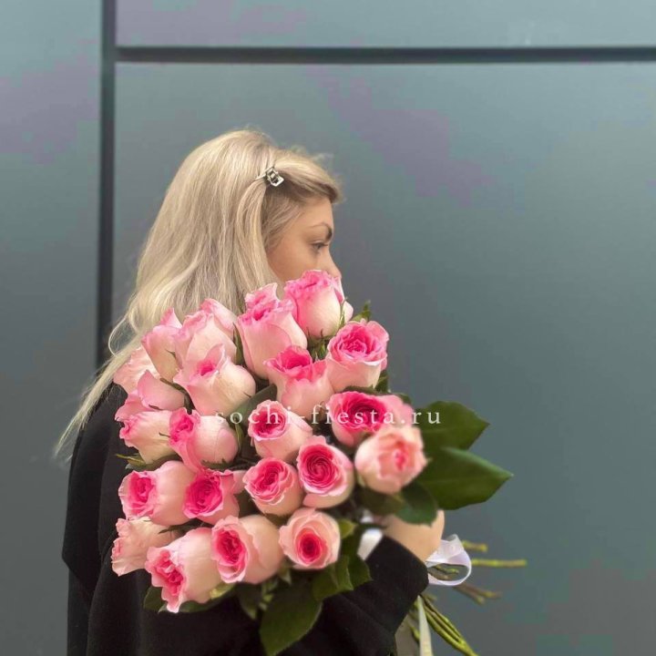  25 розовых роз в Дзержинске