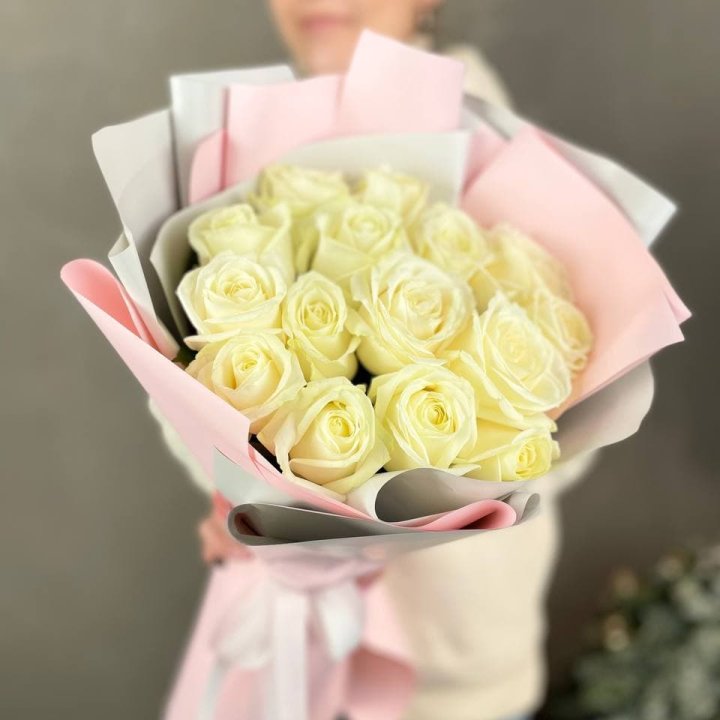 15 белых роз пудра в Дзержинске