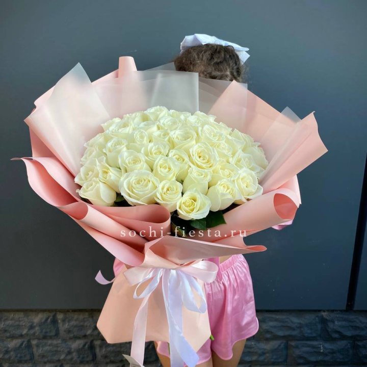 35 белых роз в Дзержинске