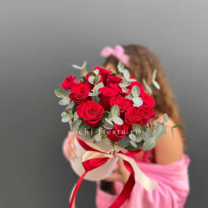 15 Красных роз в боксе №2 в Дзержинске