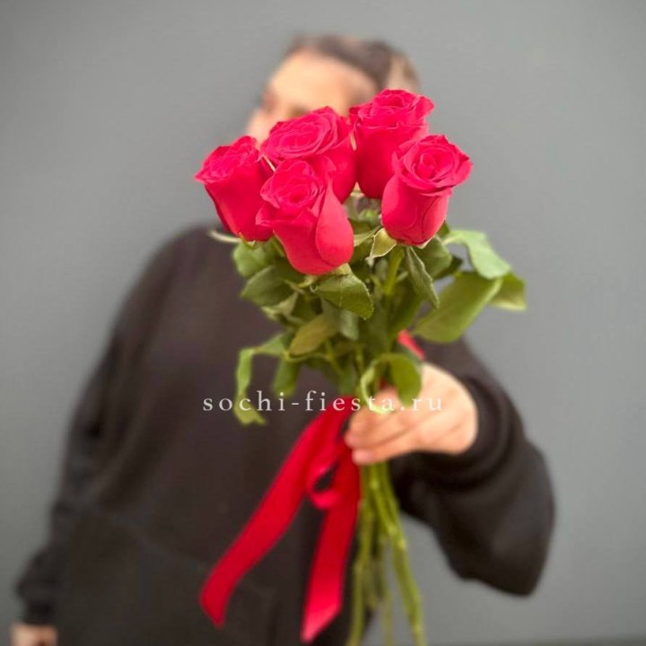 Букет 5 красных роз  в Дзержинске