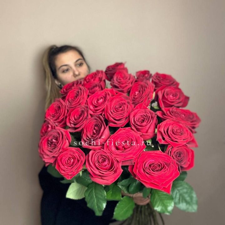 25 высоких роз в Дзержинске