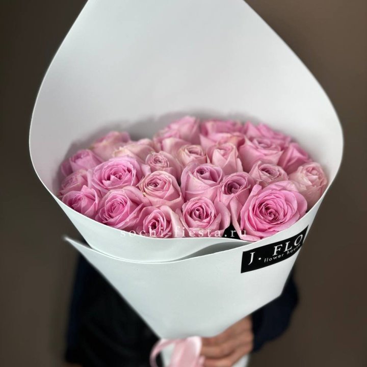 25 розовых роз в Дзержинске