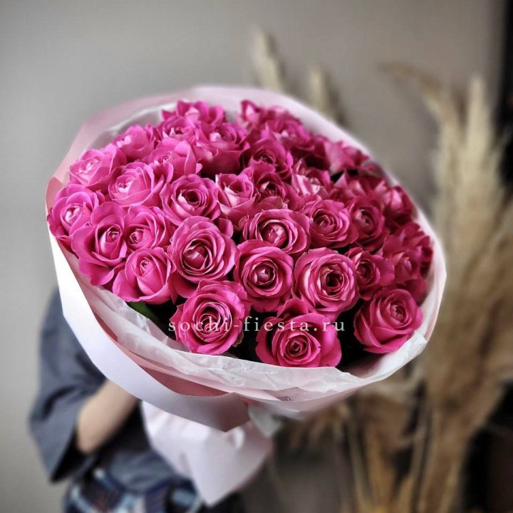 35 розовых роз  в Дзержинске