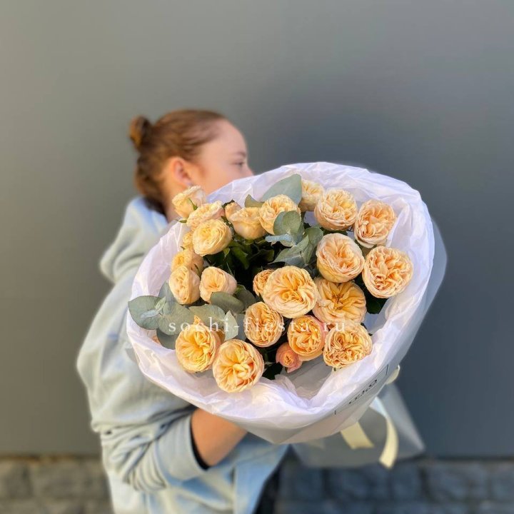 7 пионовидных роз в Дзержинске