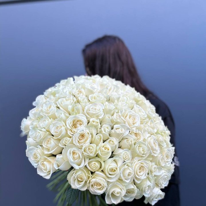 Охапка из 101 белой розы  в Дзержинске