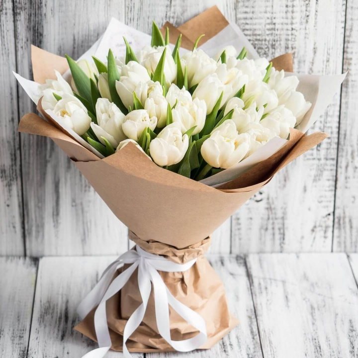 25 белых тюльпанов в Дзержинске